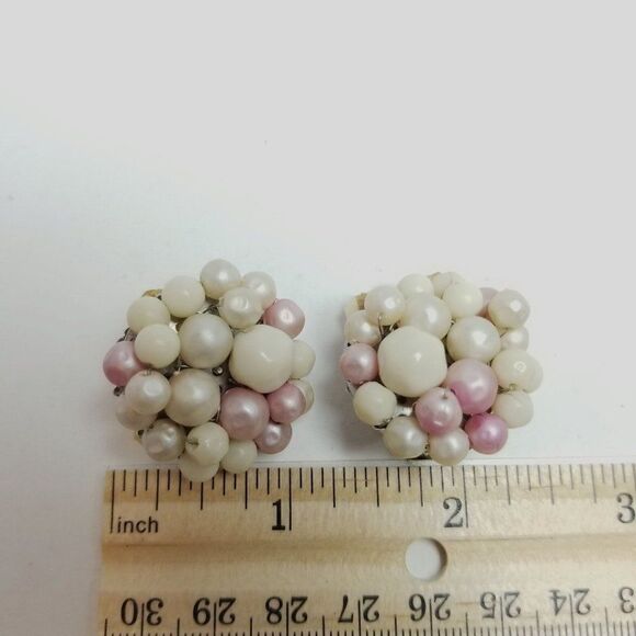 Vintage Deadstock Pastel Faux Pearl Beaded Cluster Clip On Earrings Original Tag - Picture 6 of 7